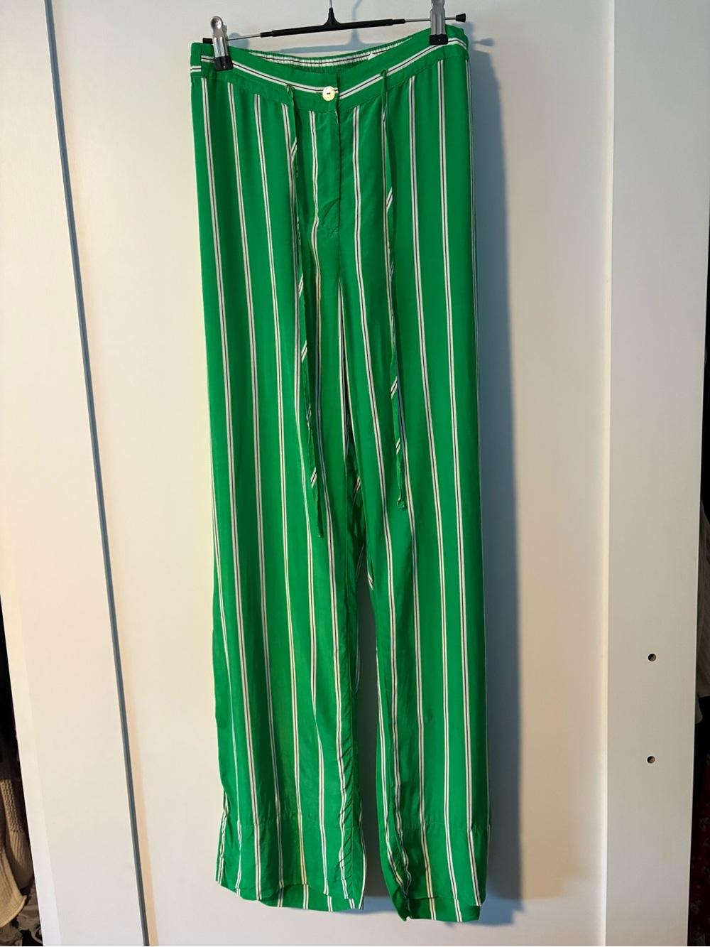 Fun Cute H&M Green Vertical Stripe Drawstring Pants - Picture 3 of 5